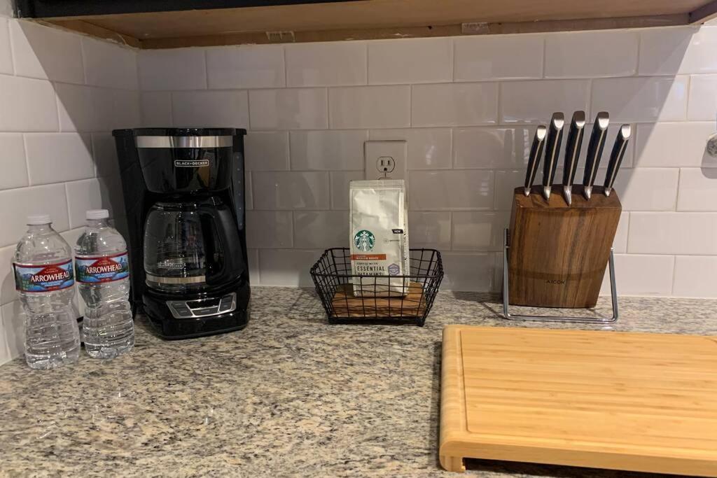 Newly Furnished 1br W/ Hermann Park View Appartement